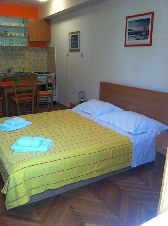 Studios Ana Mari Komiža Habitación foto